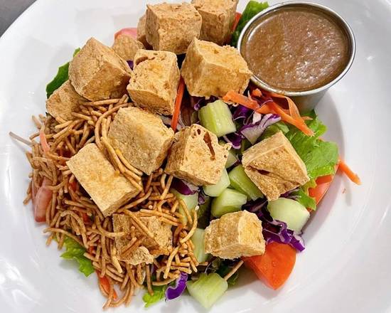 Order Crispy Tofu Salad food online from Baramee Thai Restaurant store, San Pedro on bringmethat.com