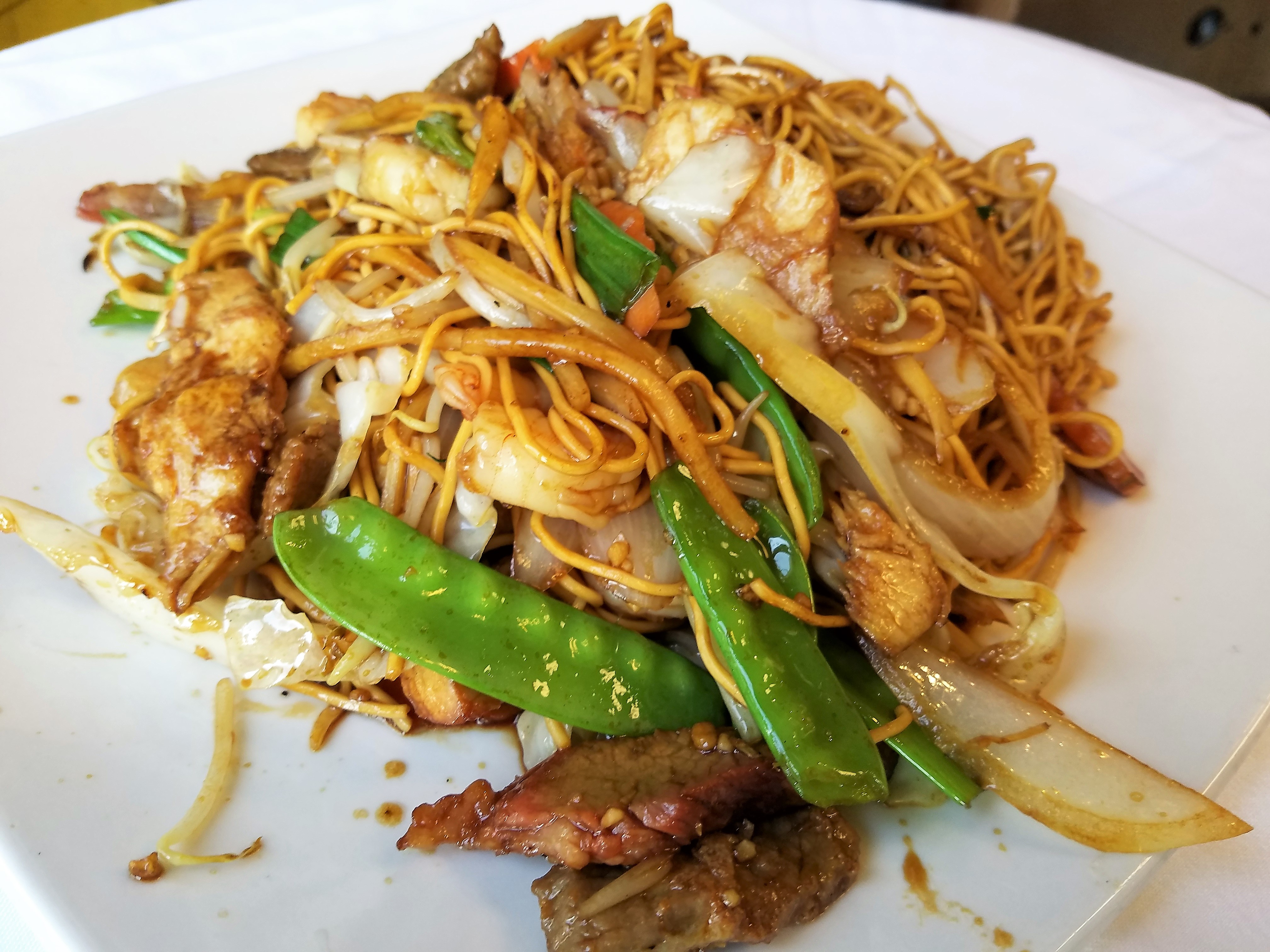 Order House Special Lo Mein food online from Red Ginger China Bistro store, Saint Paul on bringmethat.com