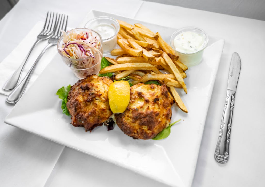 Order Crab Cake Entree Lunch - Entree food online from Alessios Seafood Grille store, Warrington on bringmethat.com