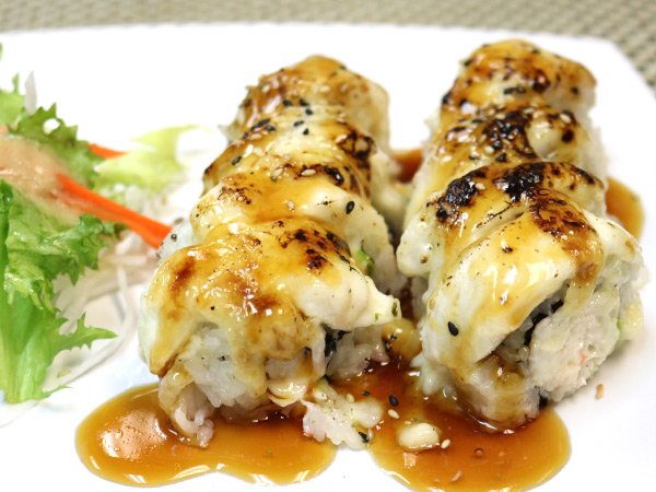 Order Snow Corn Roll food online from Sushiraw store, Los Angeles on bringmethat.com