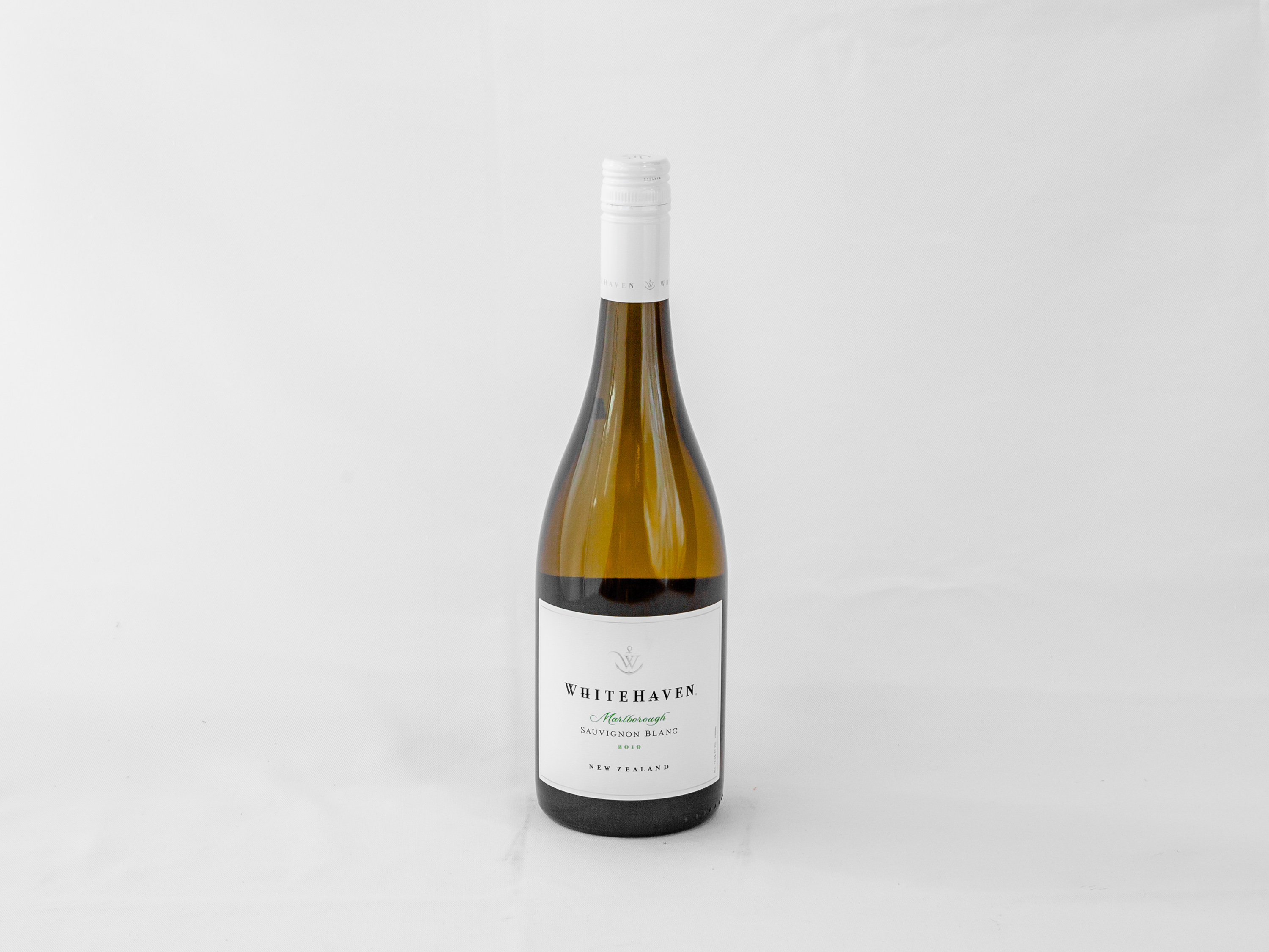 Order Whitehaven Sauvignon Blanc, 750ml White Wine food online from Galleria liqueurs (old town) store, Chicago on bringmethat.com