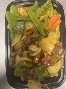 Order 76. Beef with Thai Curry Sauce咖喱牛 food online from Moon Wok store, Lenexa on bringmethat.com