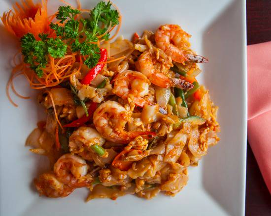 Order Drunken Noodle food online from Nooddi Thai Chef store, Media on bringmethat.com