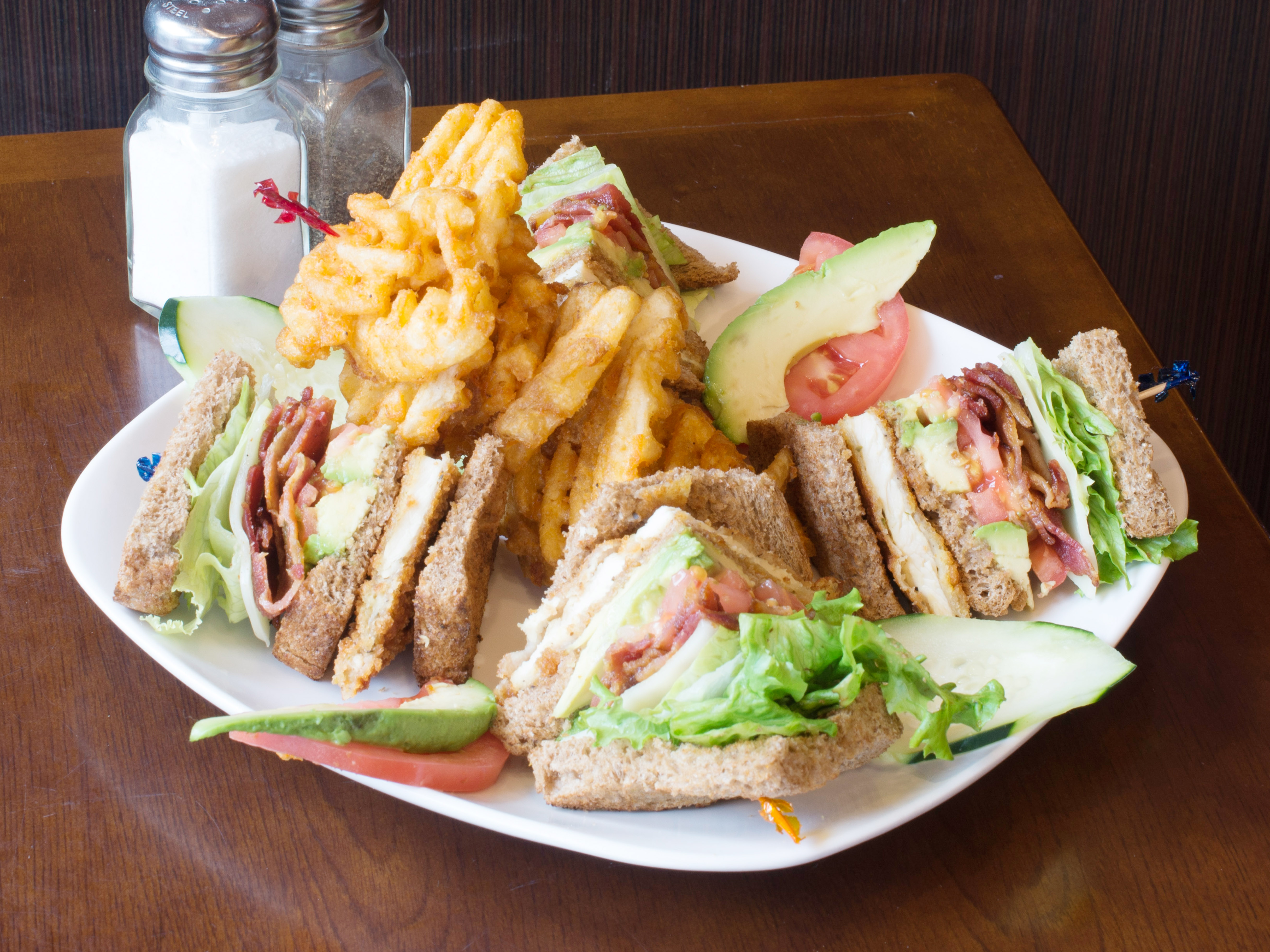 Order Avocado Chicken Club Sandwich food online from Bagels on the ave store, Astoria on bringmethat.com