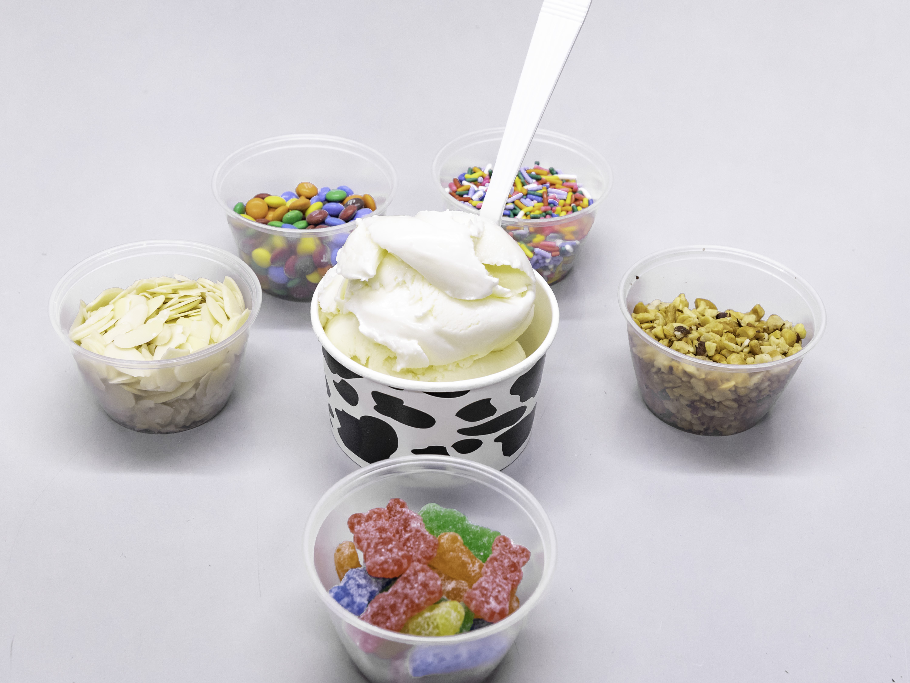Order Sundaes to Go Serves 4 food online from Sweet Street Candies And Goodies store, Lombard on bringmethat.com