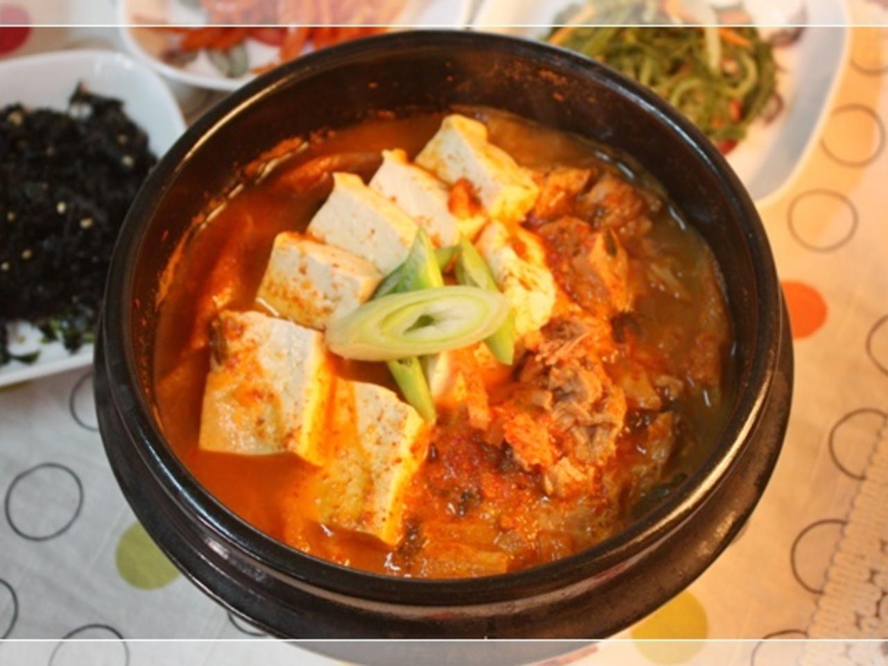 Order E7 Kimchi Chigae food online from Ohya Sushi, Korean Kitchen & Bar store, Glendale on bringmethat.com