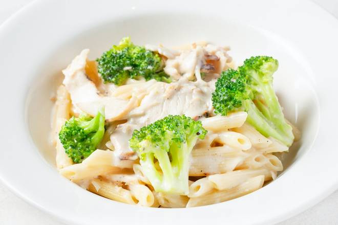 Order CHICKEN & BROCCOLI PENNE food online from Johnny Carino store, Oklahoma City on bringmethat.com