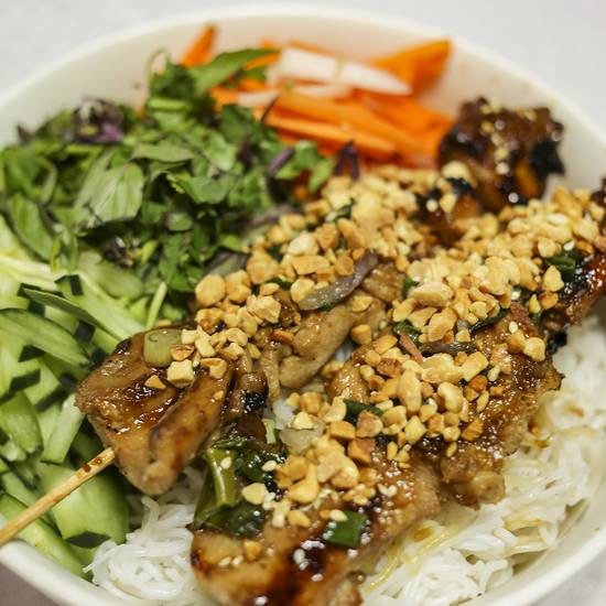Order Grill Lemongrass Chicken Bowl  food online from Pho Le Ii store, Portland on bringmethat.com