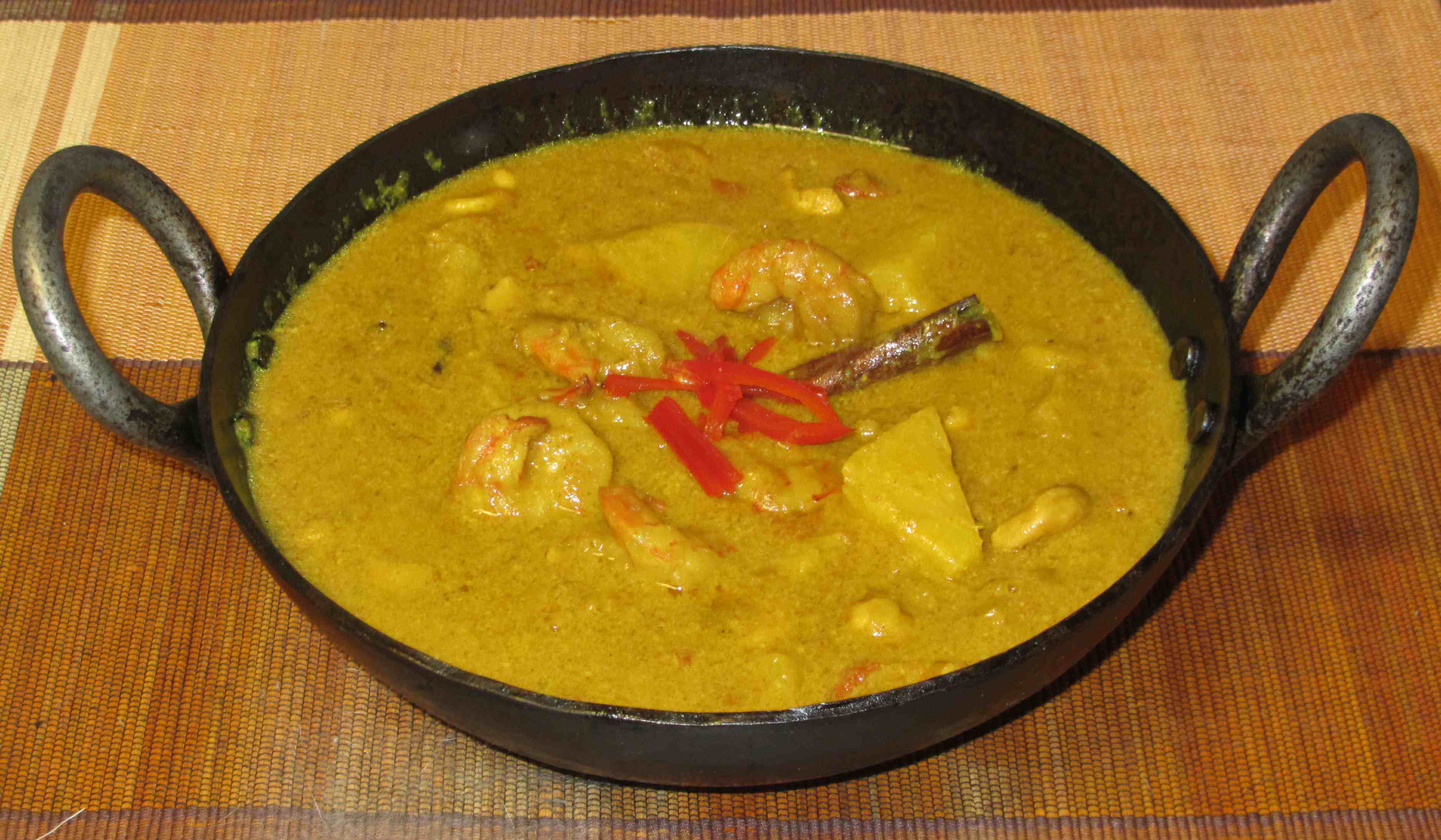 Order 48. Shrimp Korma food online from Sultan Indian Cuisine store, Lansdale on bringmethat.com