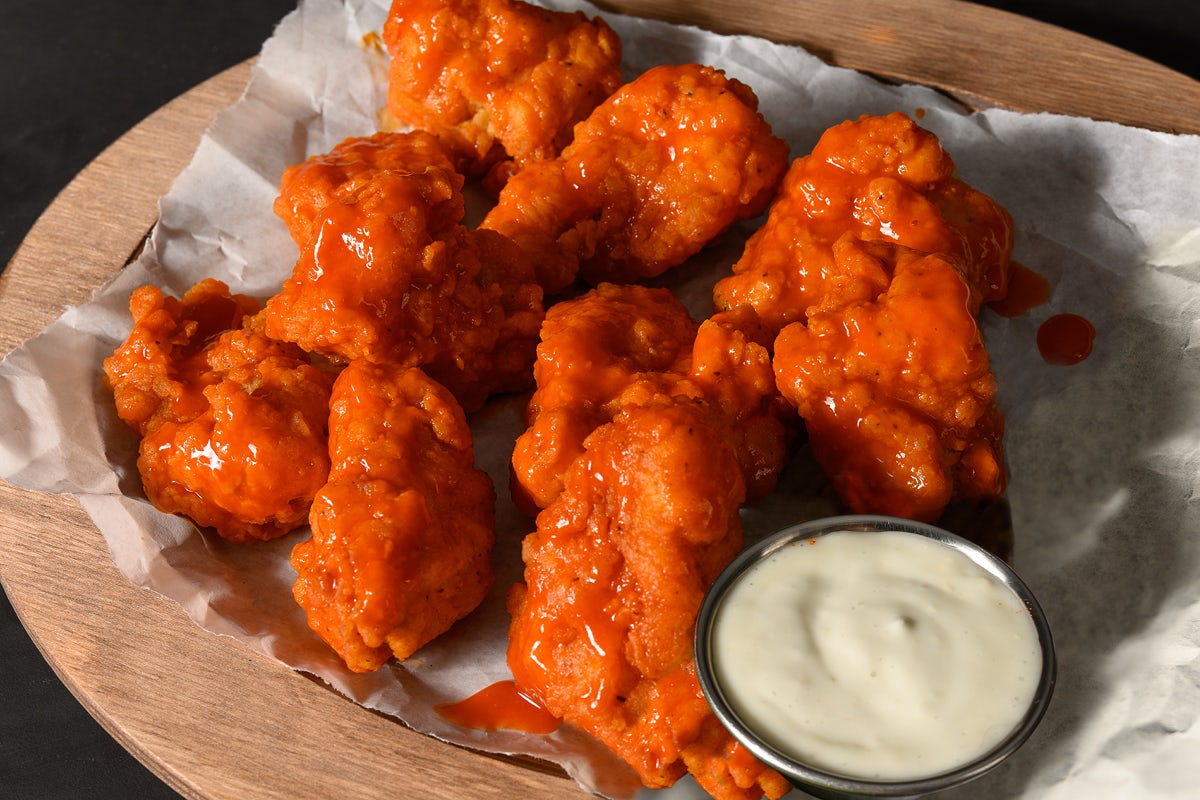 Order 10 Boneless Wings food online from Fazoli store, Indianapolis on bringmethat.com