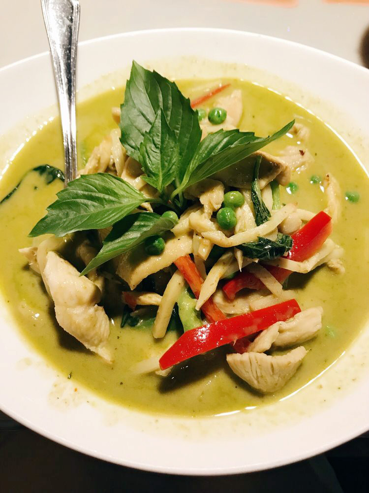 Order Green Curry food online from Hawkers store, New York on bringmethat.com