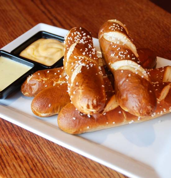 Order Traditional Pretzels food online from Tap House Grill store, Algonquin on bringmethat.com