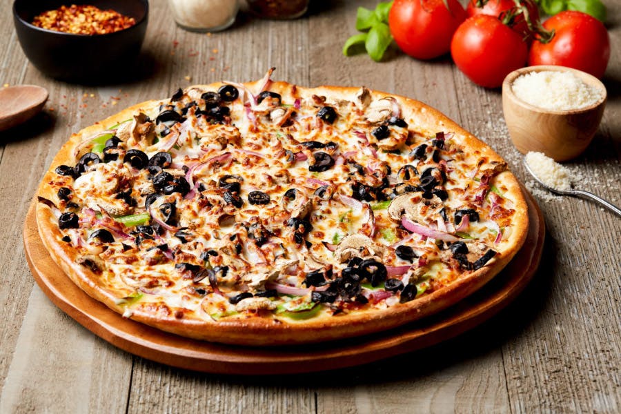 Order Veggie Pizza - Small 9" food online from Simple Simon's Pizza store, Checotah on bringmethat.com