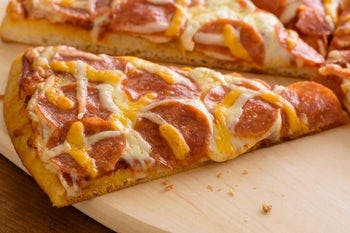 Order Pepperoni Pizza - Medium 12" food online from Papa Murphy's store, Centerville on bringmethat.com