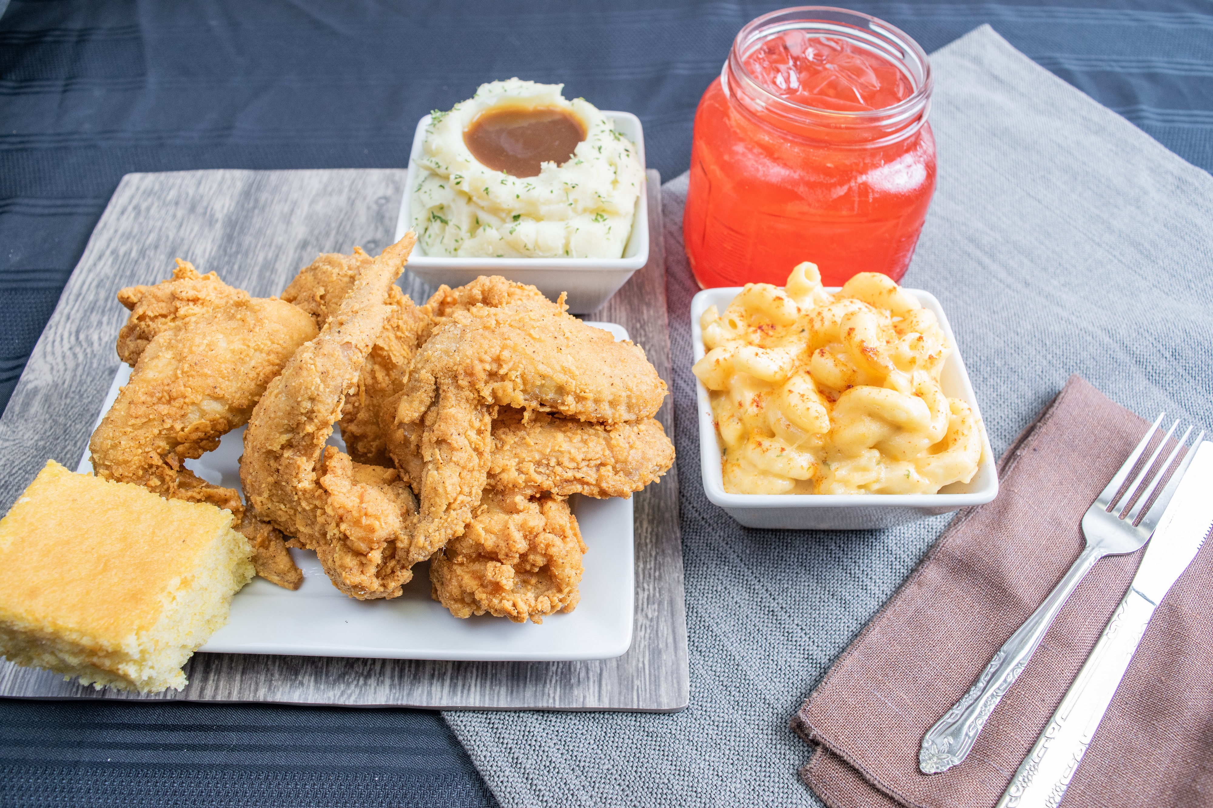Order Chicken Wing Dinner (5pcs)  food online from Victory Soul Food store, Detroit on bringmethat.com