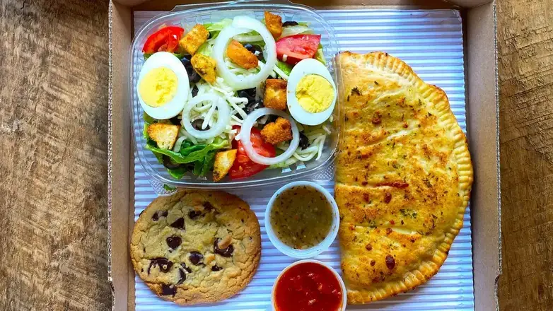 Order Calzone Boxed Meal food online from Zeppe'S Pizzeria store, Middlefield on bringmethat.com