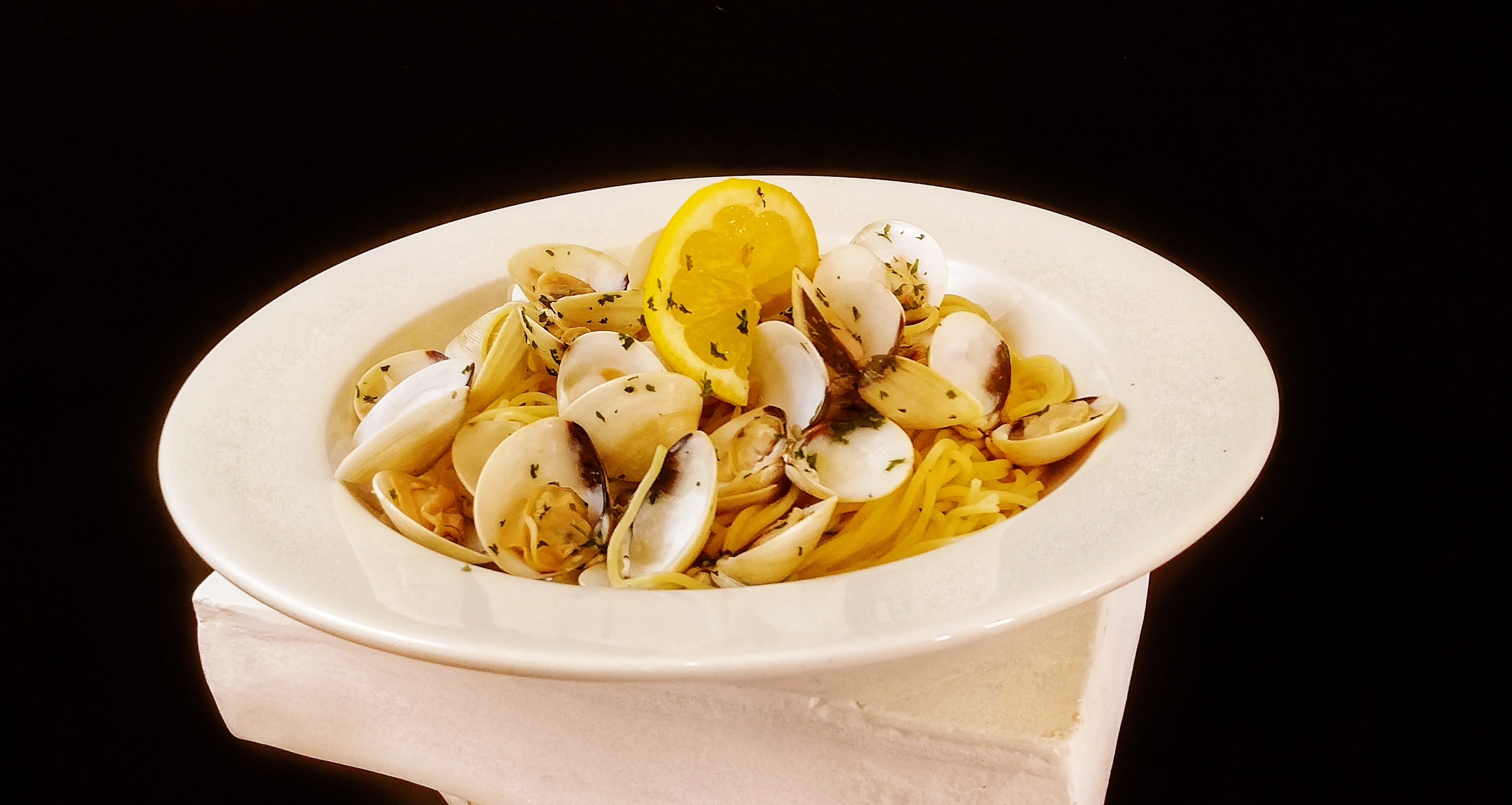 Order Spaghetti Alle Vongole food online from Pastorante store, Harrisburg on bringmethat.com