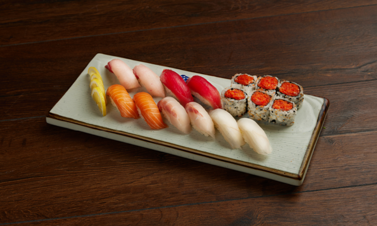 Order TOA Sushi Dinner food online from Toa Asian Fusion store, Farmingdale on bringmethat.com