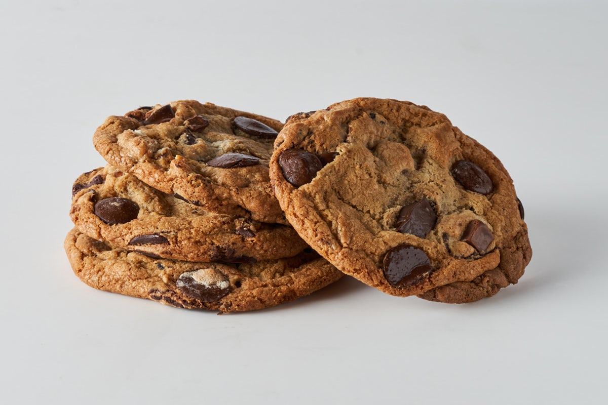 Order Sandy's Amazing Chocolate Chunk Manifesto Cookie food online from Erik Delicafe store, Dublin on bringmethat.com