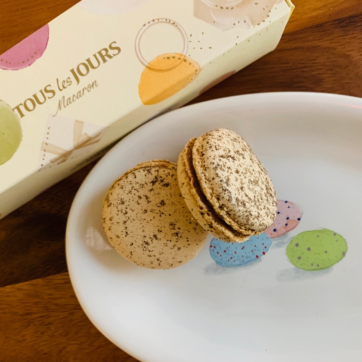 Order Vanilla Macaron food online from Tous Les Jours store, Natick on bringmethat.com