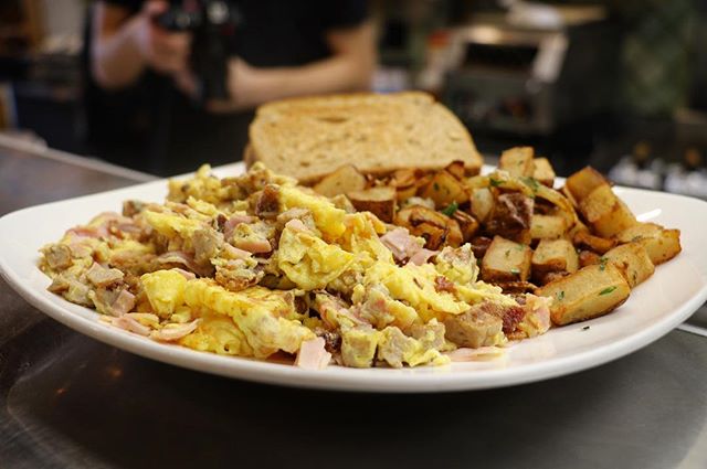 Order Any Meat Cheese Omelette food online from Seymour'S Deli & Bakery store, Livingston on bringmethat.com