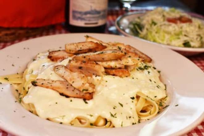 Order Chicken Alfredo AlaCarte food online from Russo Italian Kitchen store, Banning on bringmethat.com