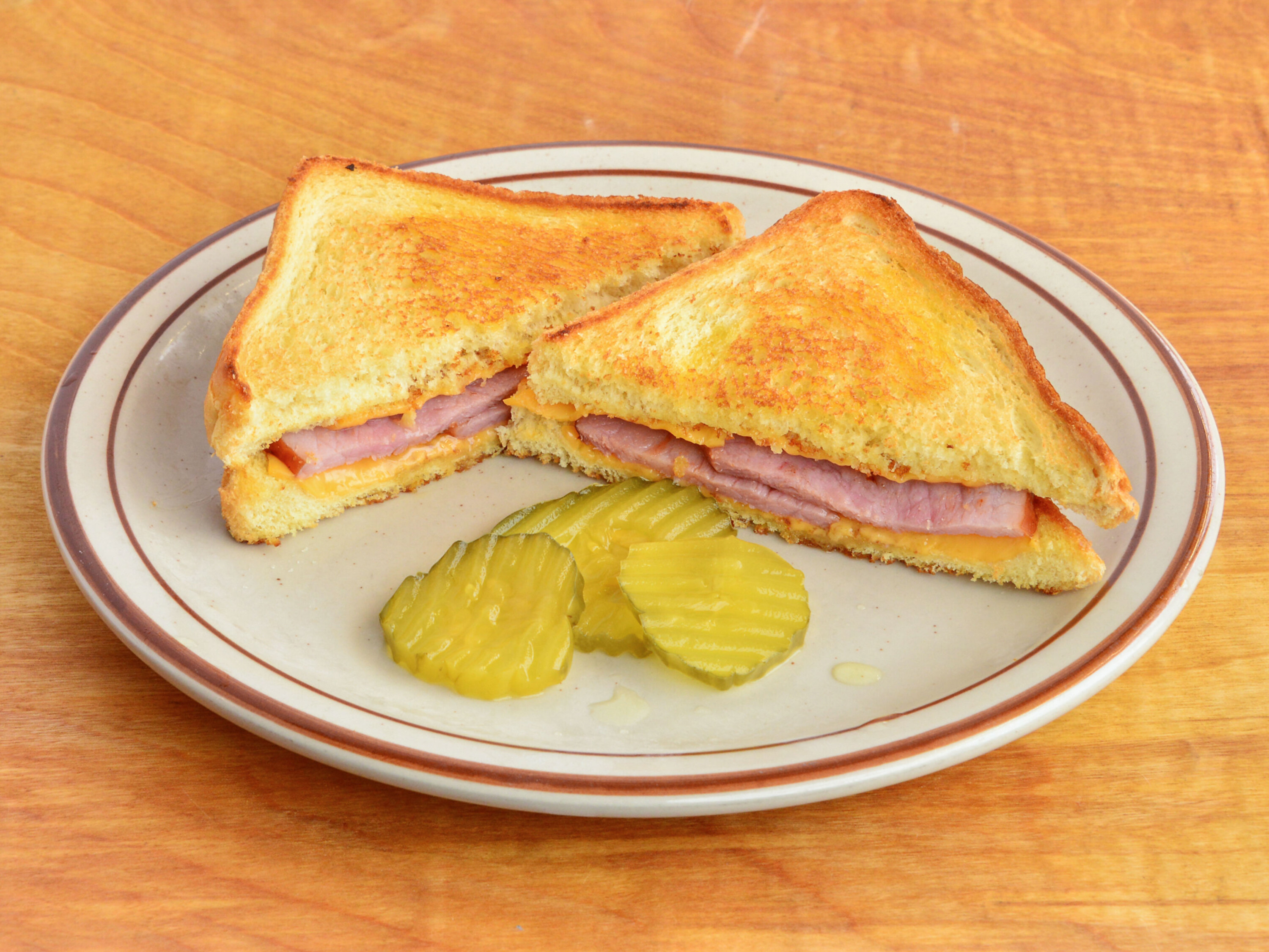 Order Grilled Ham and Cheese food online from Sidewalk Cafe store, Painesville on bringmethat.com