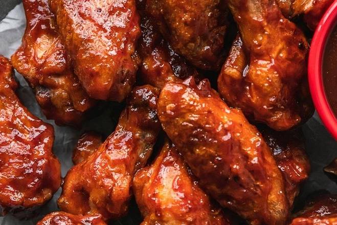 Order Wet Wings (7 pcs) food online from Charles St. Wings & More store, Spring on bringmethat.com
