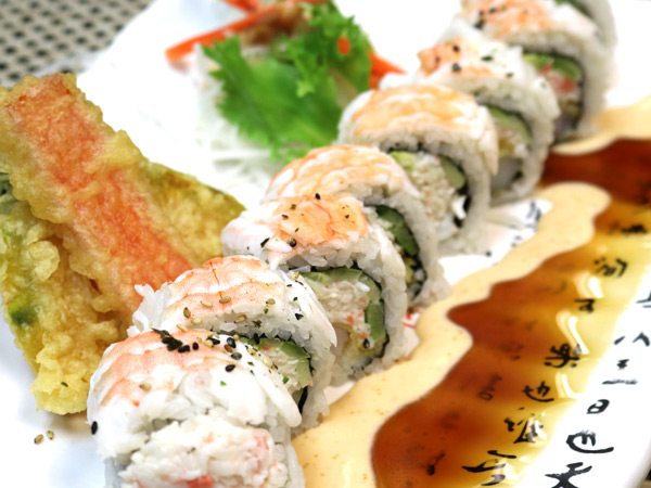 Order Tiger Roll food online from Sushiraw store, Los Angeles on bringmethat.com