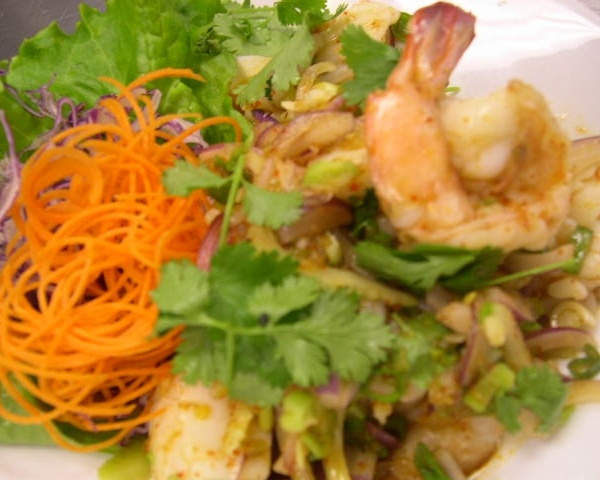Order 15. Spicy Seafood Salad (Yum Talay) food online from My Thai Place store, Centreville on bringmethat.com
