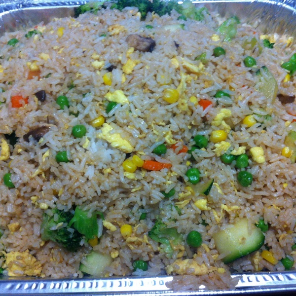 Order Beef Fried Rice 牛炒饭 food online from Golden Kim Tar store, San Francisco on bringmethat.com