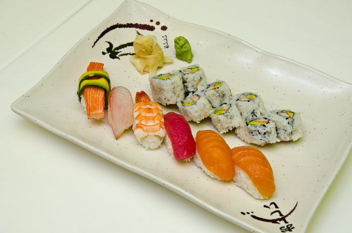 Order Sushi La King food online from Sushi 21 store, New York on bringmethat.com