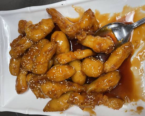 Order 22. Honey Chicken food online from Ding Asian Fusion store, Bethany on bringmethat.com
