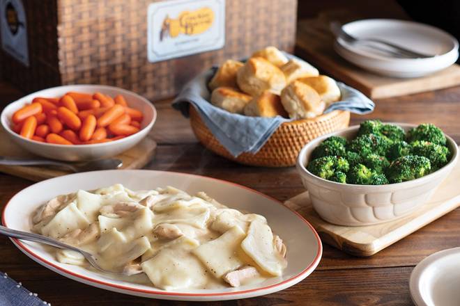Order Signature Chicken n’ Dumplins Family Meal Basket food online from Cracker Barrel Old Country Store store, Cordele on bringmethat.com