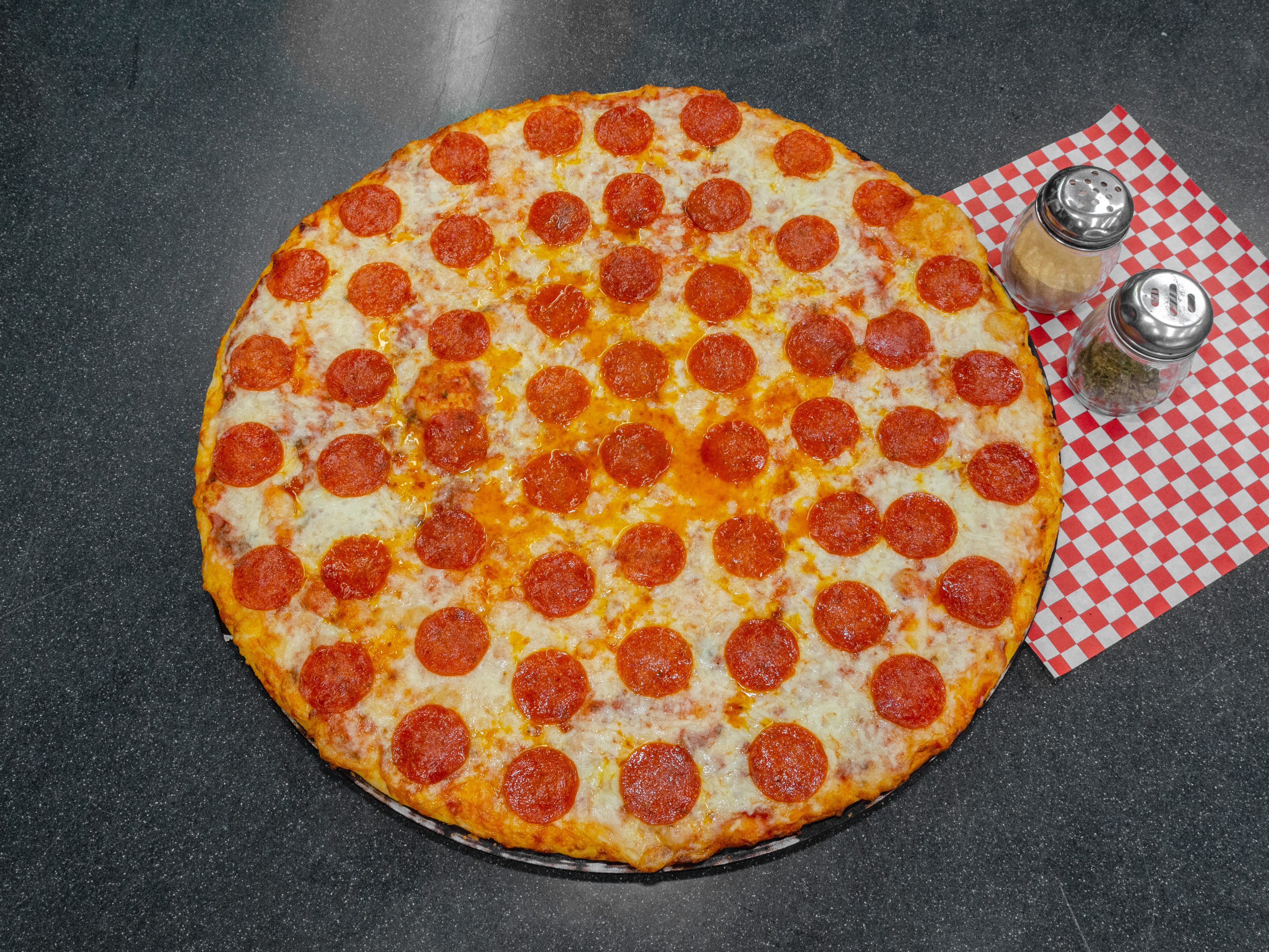 Order Pepperoni Pizza food online from Giant Manhattan Pizza store, El Cajon on bringmethat.com