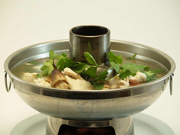 Order Chicken Soup food online from Sa Ung Thai Restaurant store, Harbor City on bringmethat.com