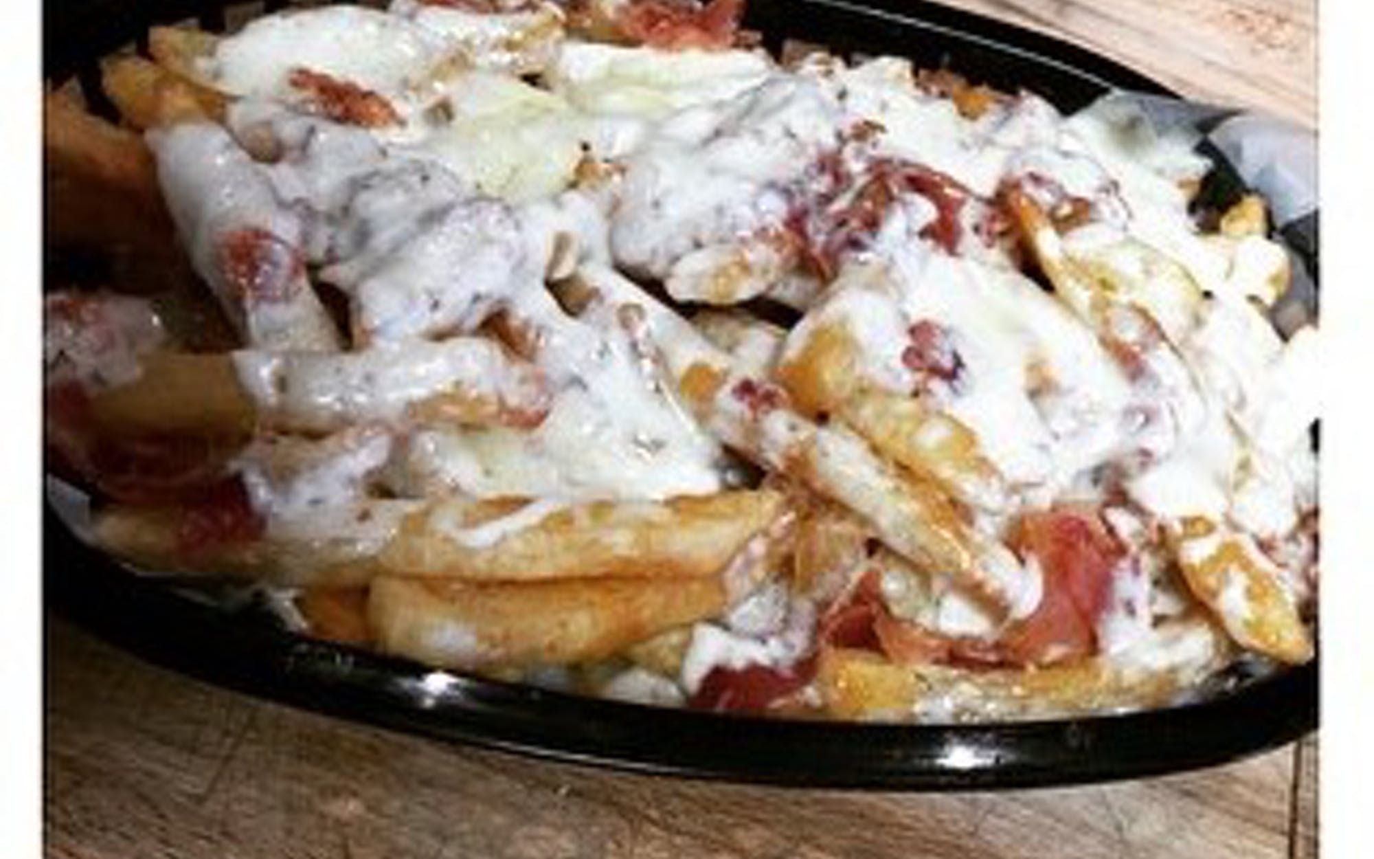 Order Double Decker Fries - Appetizer food online from Double Decker Pizza store, Ridley Park on bringmethat.com