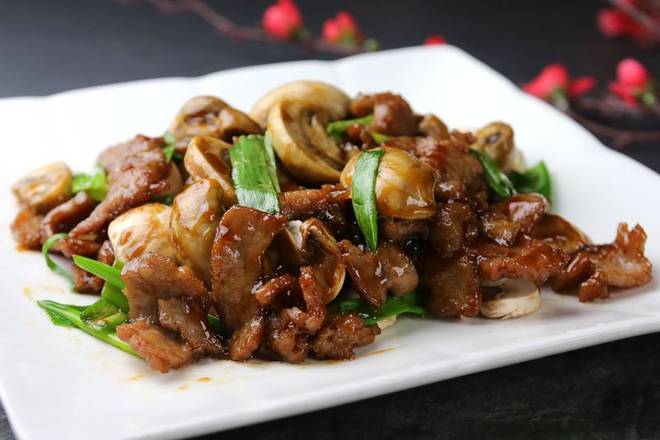 Order Beef with Fresh Mushrooms food online from China village Restaurant store, Santa Rosa on bringmethat.com