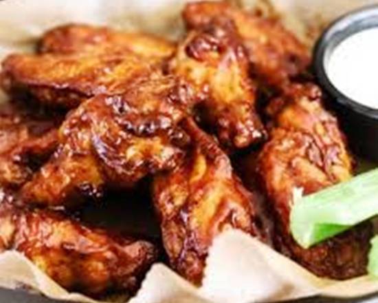 Order Classic Wings food online from Round Table Pizza store, Millbrae on bringmethat.com