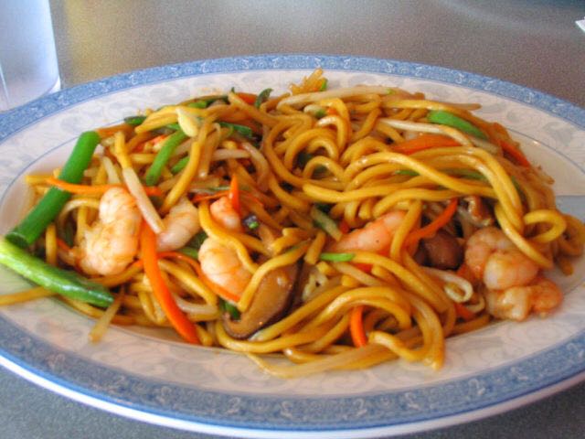 Order 135. Shrimp Lo Mein food online from Chop Suey City store, Chicago on bringmethat.com