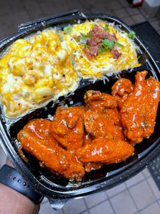 Order Signature Wings Dinner food online from Xquisite Dining store, Memphis on bringmethat.com