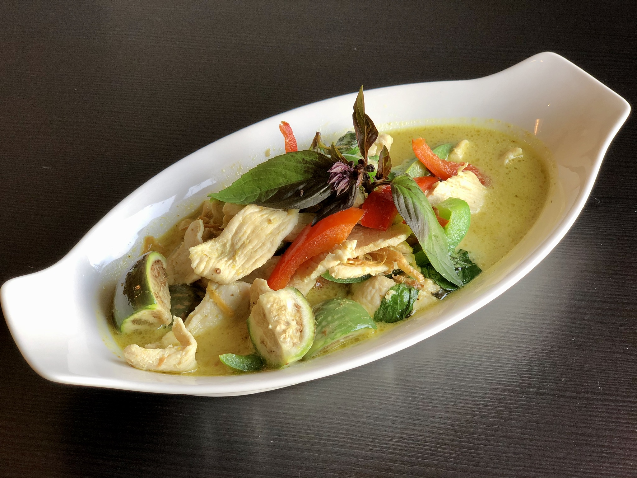 Order Green Curry food online from Thai Avenue store, Garden Grove on bringmethat.com