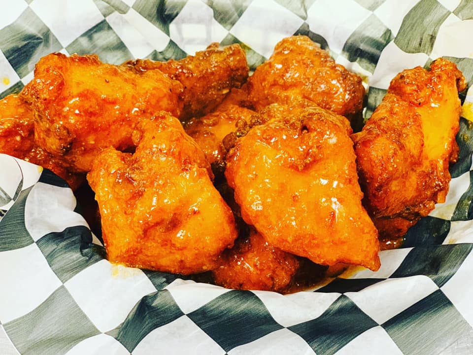 Order Boneless Wings food online from Mojo Pub -N- Grill store, Youngstown on bringmethat.com