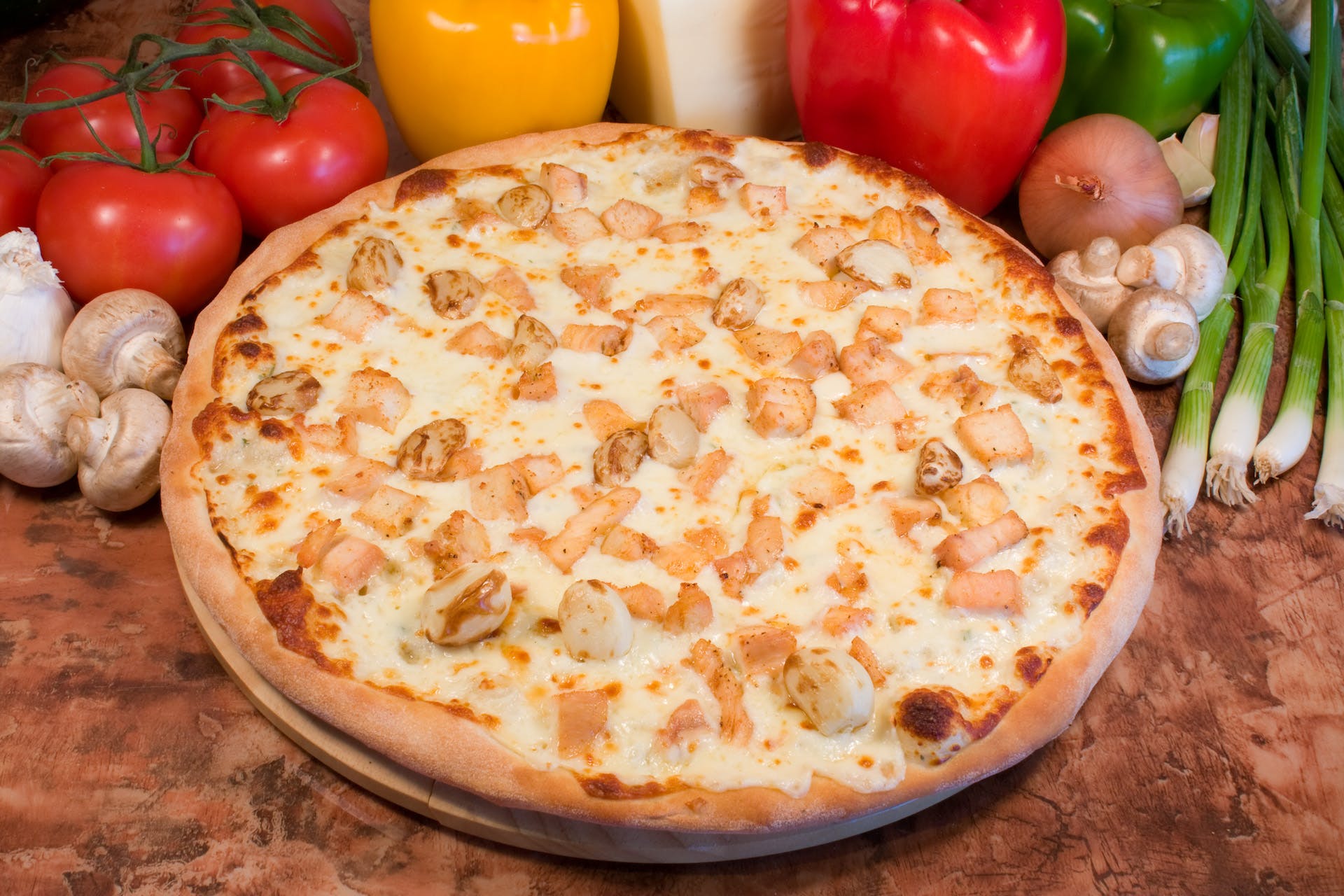Order Chicken Alfredo Pizza - Personal 7" food online from Ameci Pizza & Pasta store, Westlake Village on bringmethat.com
