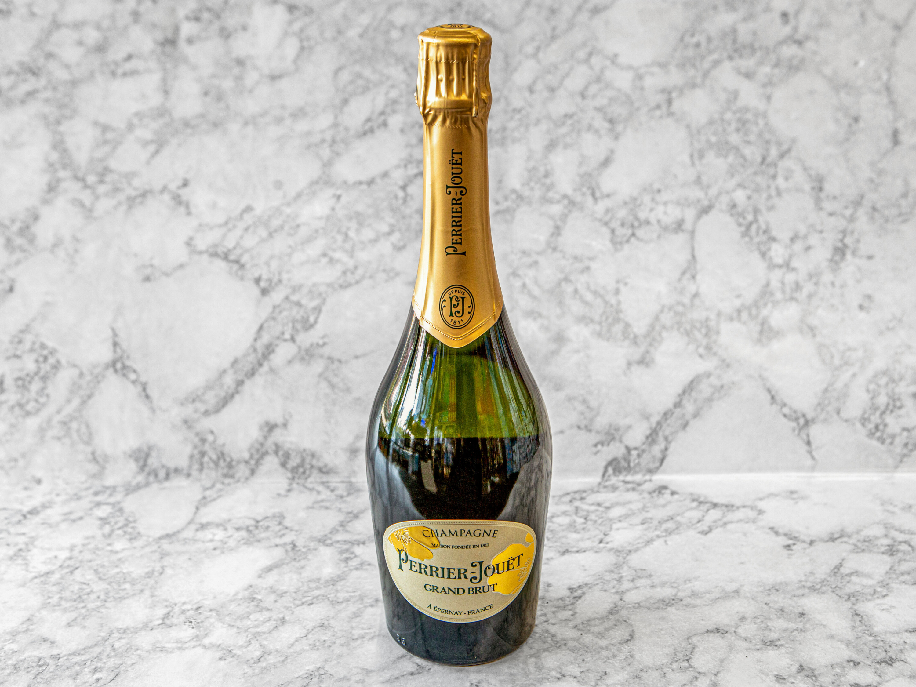 Order Perrier-Jouet Grand Brut Champagne - 750ml  food online from Day & Night Liquor & Market store, Venice on bringmethat.com