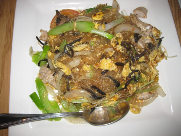 Order Pad Woon Sen Noodle food online from Yum thai bistro store, Redondo Beach on bringmethat.com