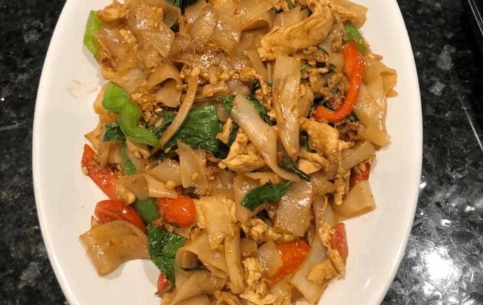 Order N4 Pad Kee Mao food online from Thai Spice store, Houston on bringmethat.com