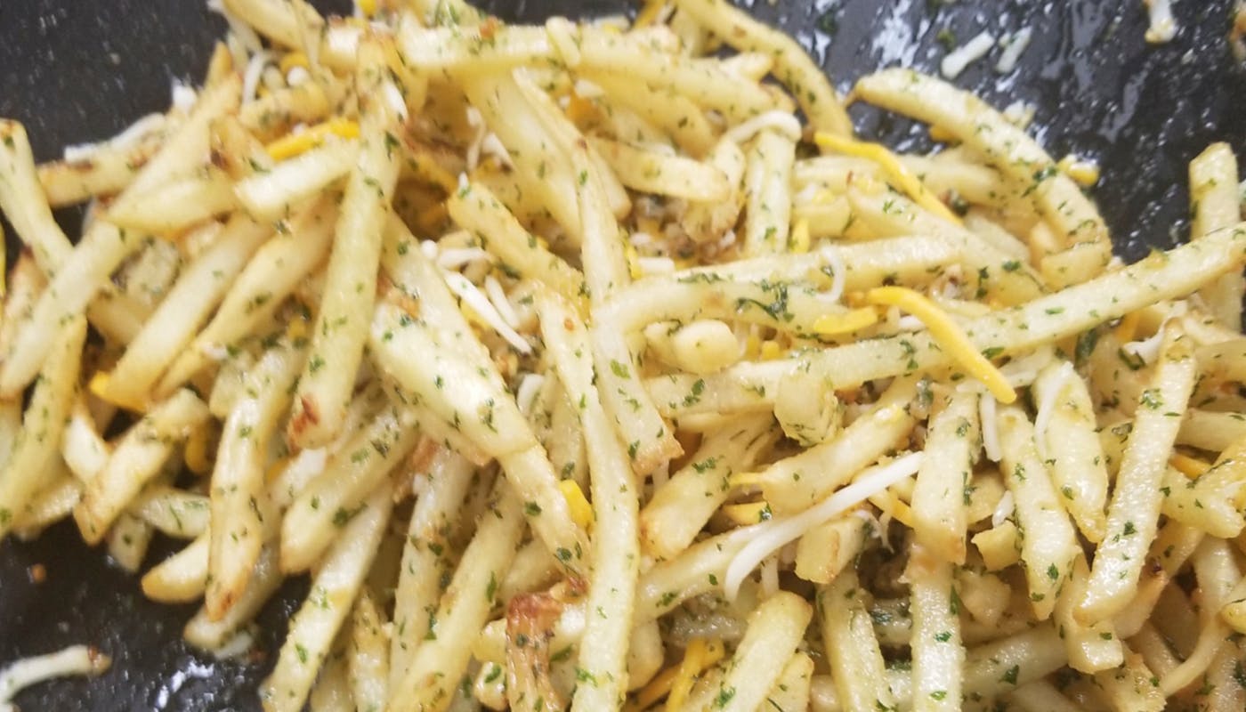 Order Cheese Garlic Fries - Fries food online from New York New York Pizza and Pasta store, La Mesa on bringmethat.com