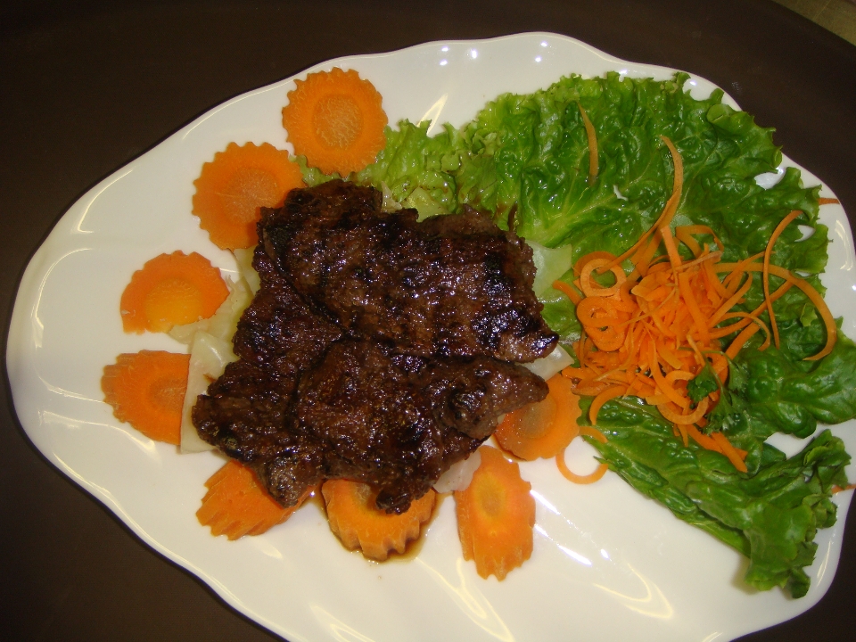 Order SL2. Beef Salad(Yum Nua Naam Tok) -3PD food online from Chaang Thai Restaurant store, Morgantown on bringmethat.com