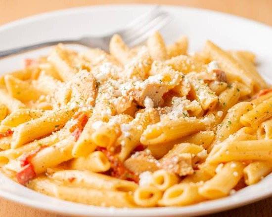Order Penne Al Pollo food online from Roman'S Pizza Oven store, San Mateo on bringmethat.com